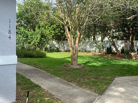 4th image of 1184 Somerset Cir S