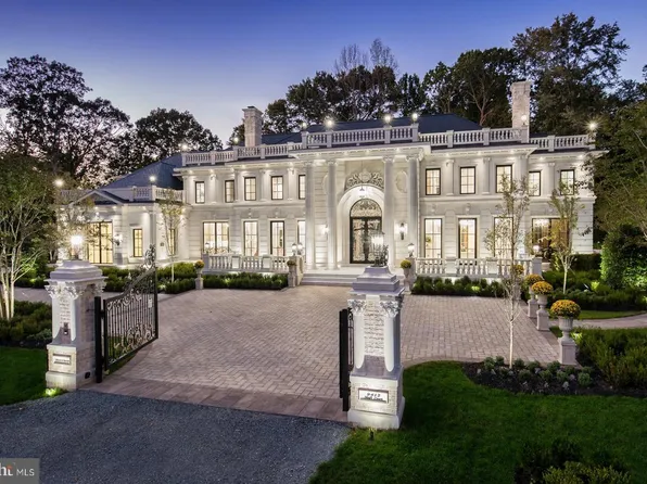 9412 Mafi Ct, Great Falls, VA 22066