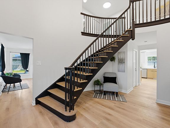 4th image of 2932 Polly Ln