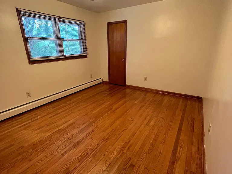 Apartment Heights — Photo 25