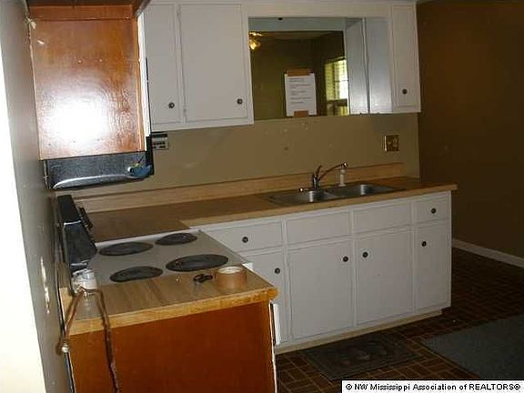2nd image of 3400 Cherry Cv E #Lake0