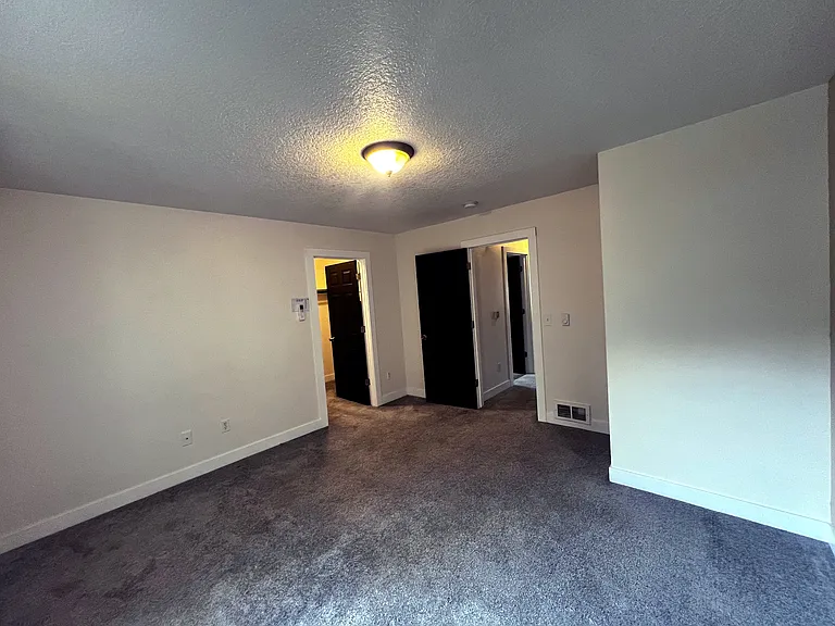 940 NW 7th Ave #10 — Photo 24