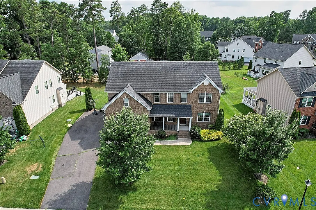 6 bed, 4.0 bath, 5352 sqft, $3,490 — Photo 1