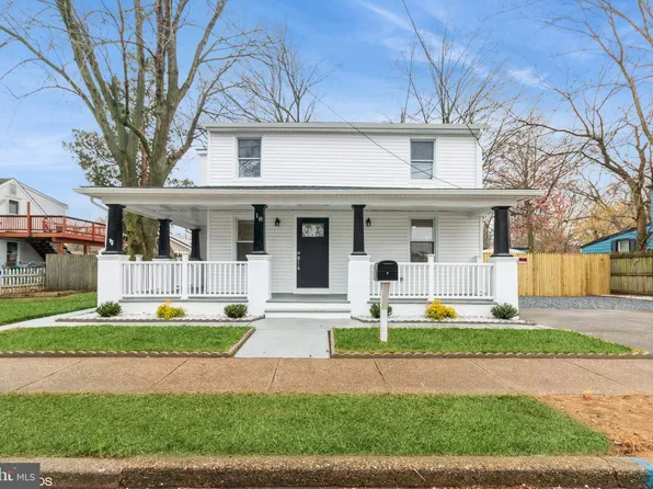 18 W 5th St, Burlington, NJ 08016