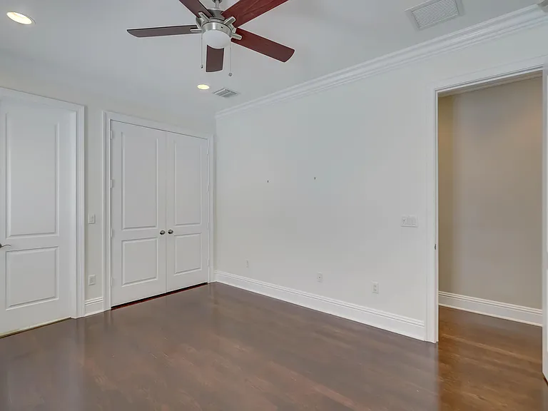 425 NE 11th Ave — Photo 42