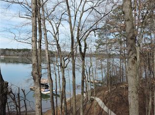 111 Wintergreen Ct, Westminster, SC 29693