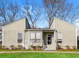 11129 Meadowcrest Ln, Charlotte, NC 28226