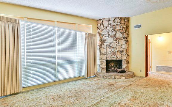 3rd image of 642 N Treanor Ave