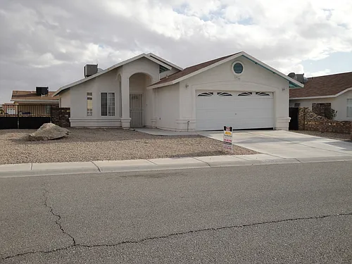 10309 E 37th St Photo 1