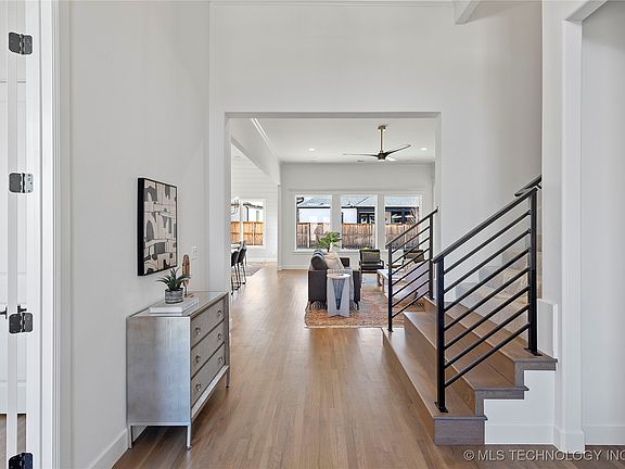 3rd image of 4613 S Sequoia Ave