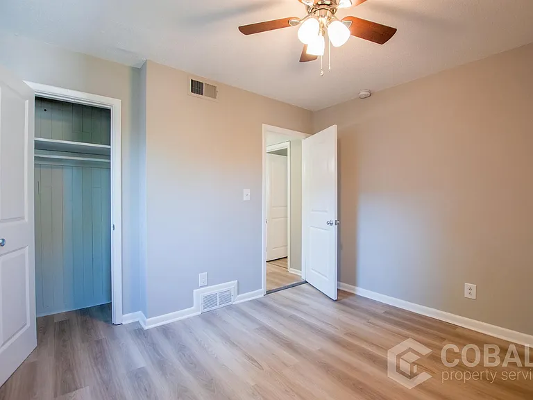 886 Saint Charles Ave NE #2 — Photo 14