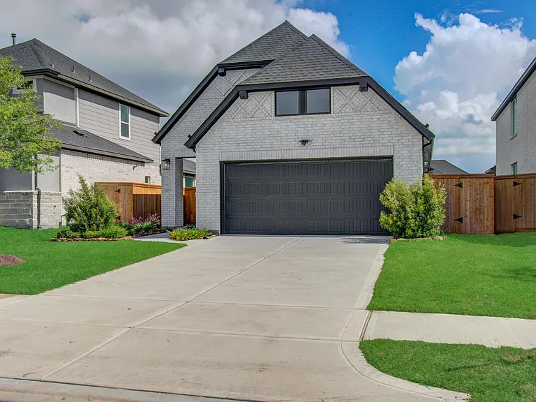 18230 Hibiscus Crescent Ln — Photo 2