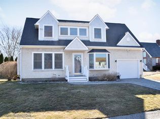 6 Spindrift Rd, Narragansett, RI 02882