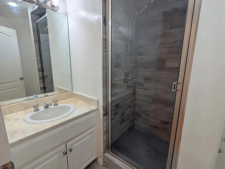 305 N Cedar St #204 — Photo 19