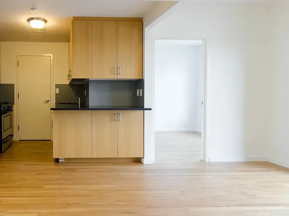 261 Eckford Street image 2 of 13