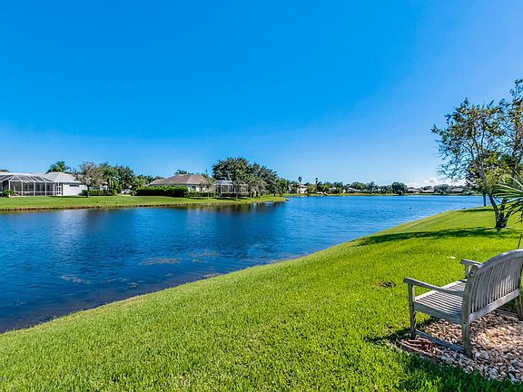 2nd image of 5918 Newbury Cir