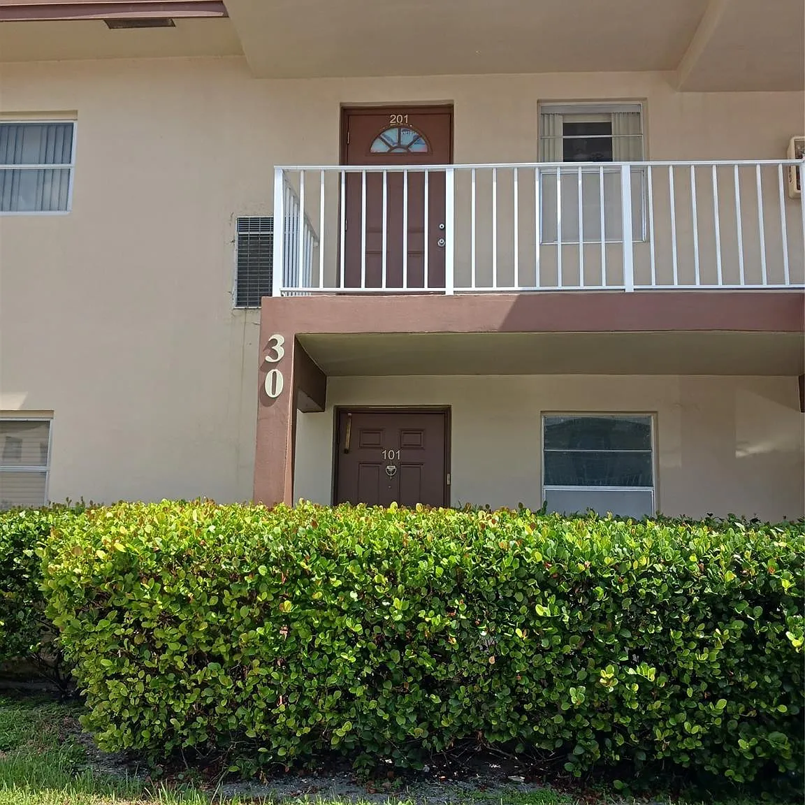 2 bed, 2.0 bath, 990 sqft, $1,400 — Photo 1