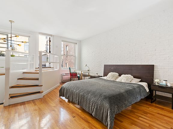 4th image of 105 W 78th St #4