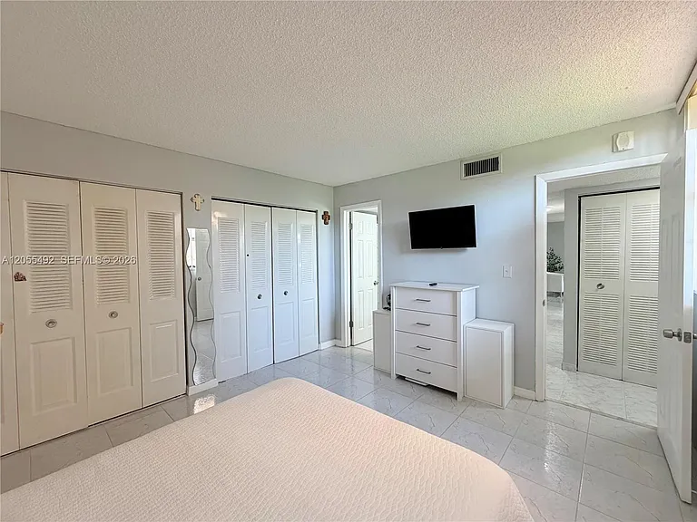 9410 W Flagler St #102 — Photo 8