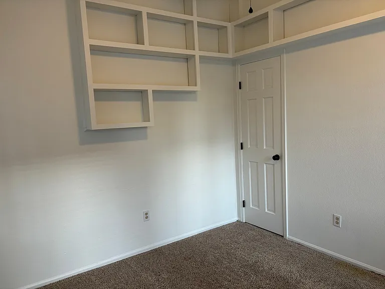 828 S Vance St #A — Photo 6