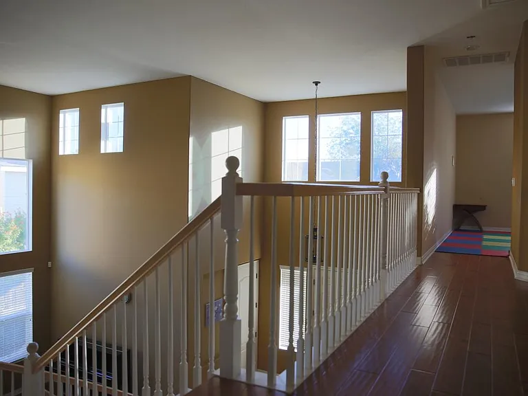 1566 Glencrest Dr — Photo 11