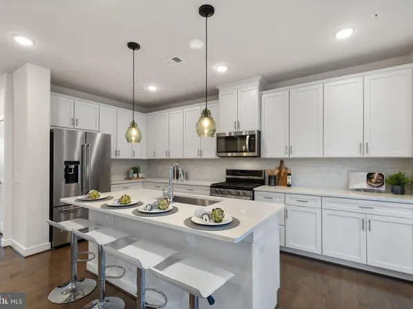 13396 Arrowbrook Centre Dr Unit 48, Herndon, VA 20171