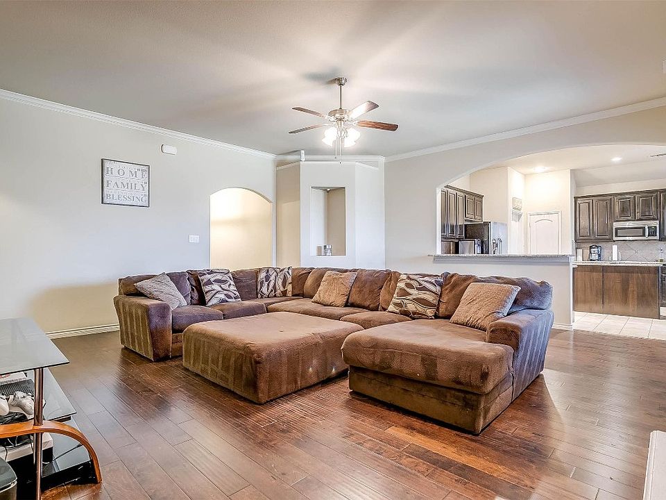 1st image of 324 Prince John Dr