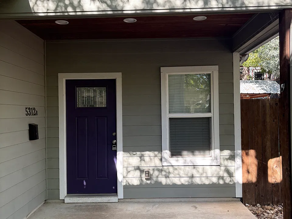5312 Roosevelt Ave