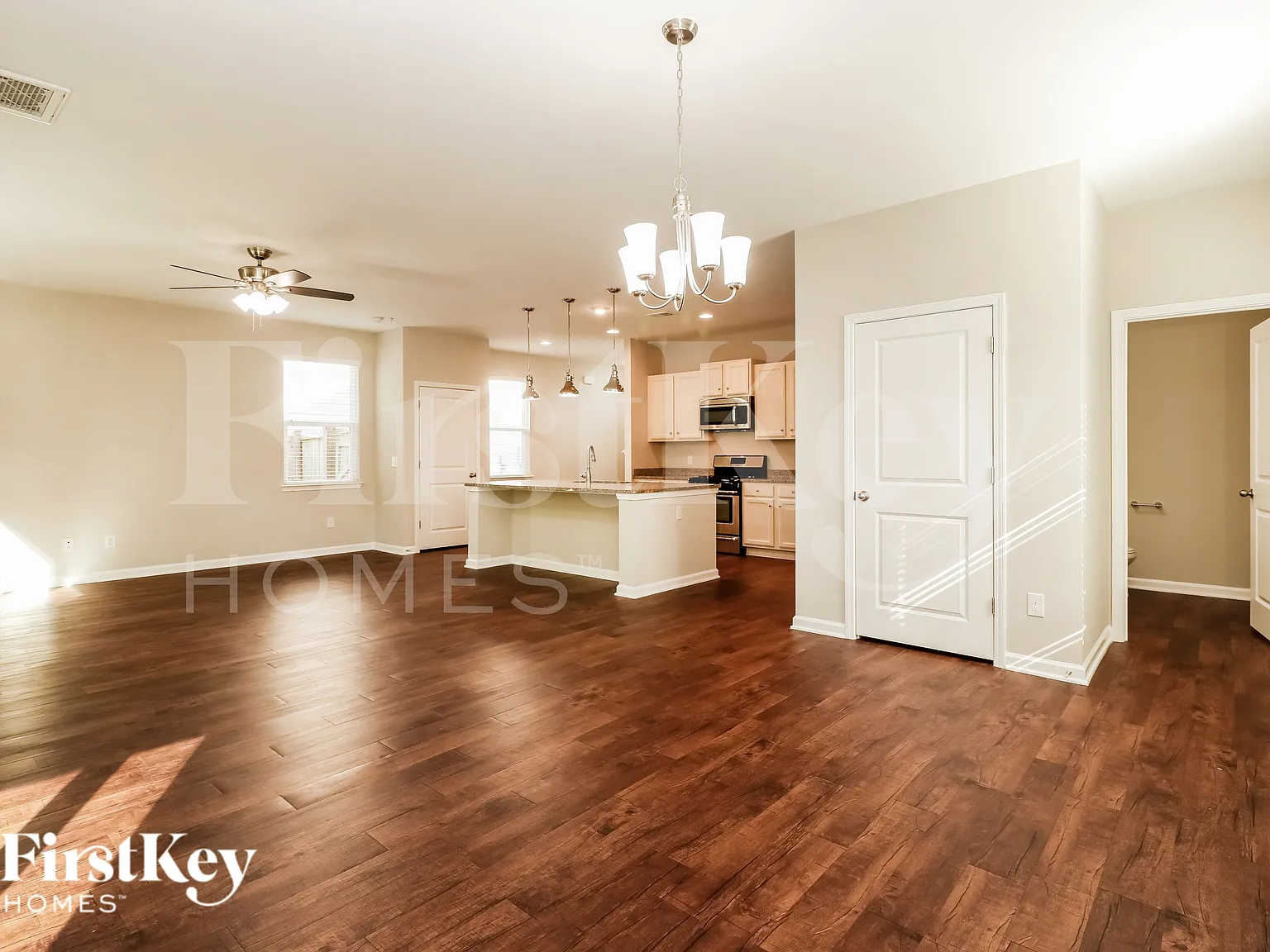4 bed, 2.5 bath, 2196 sqft, $2,760 — Photo 4