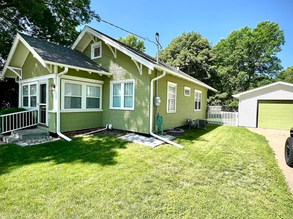 1302 9th Ave, Kearney, NE 68845