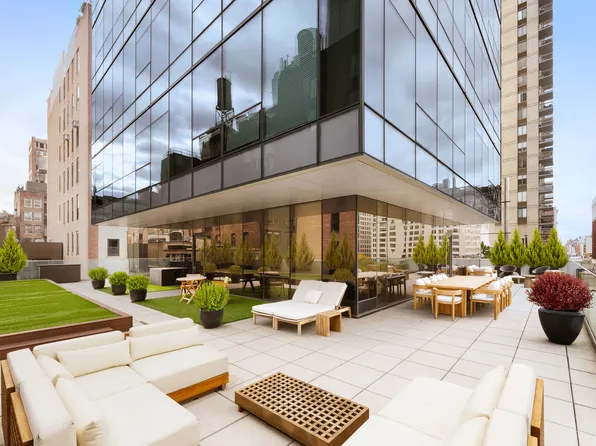 23 East 22nd Street image 2 of 35