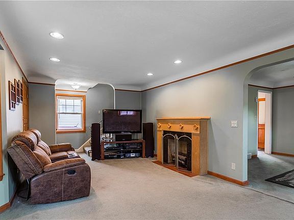 4th image of 4427 W 171st St