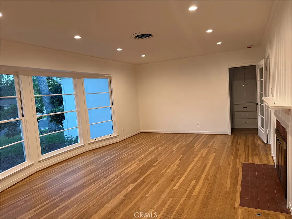2 bed, 1746 sqft, $5,000 — Photo 3