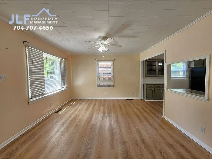 3 bed, 2.0 bath, 1176 sqft, $1,395 — Photo 4