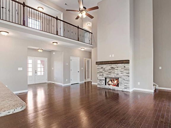 4th image of 1044 Chagford Dr