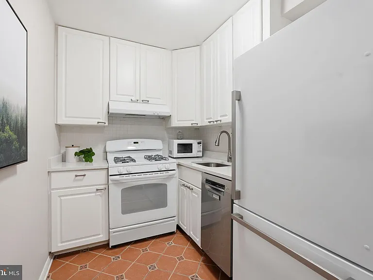 801 N Pitt St #706 — Photo 6