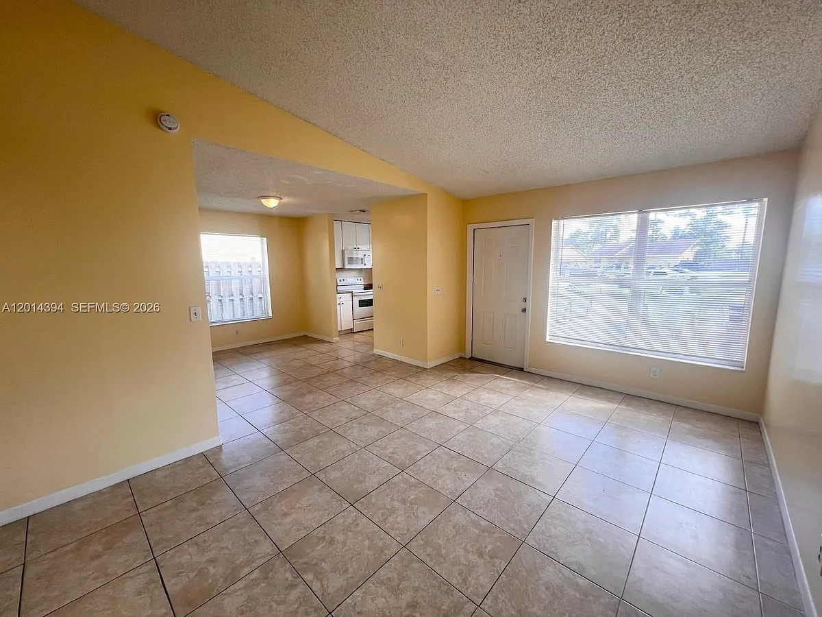 Building Photo - 3737 Mil Lake Cir #3737