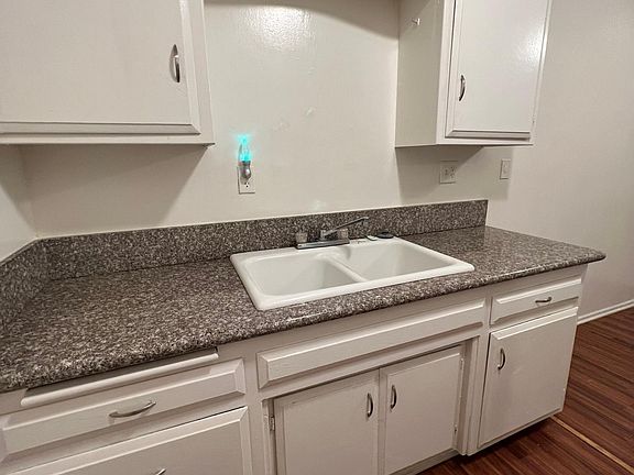 5th image of 15851 Landmark Dr APT 2