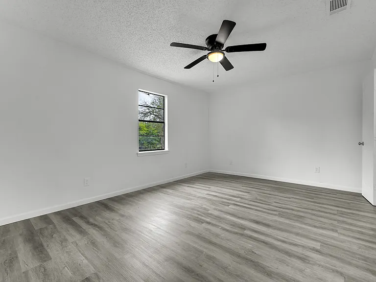 161 Country Ln #1135-B — Photo 7
