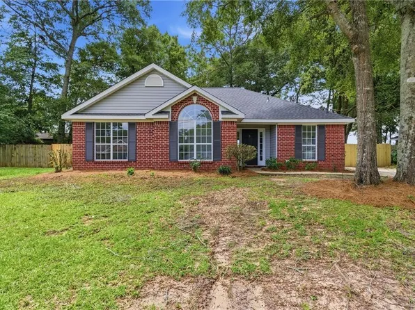 10671 Union Ct, Grand Bay, AL 36541
