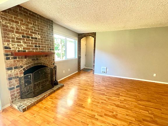4th image of 2806 Garden Ct APT B