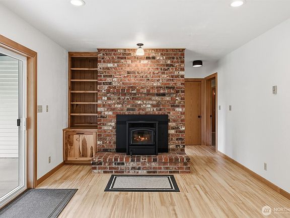 5th image of 533 316 Street NE