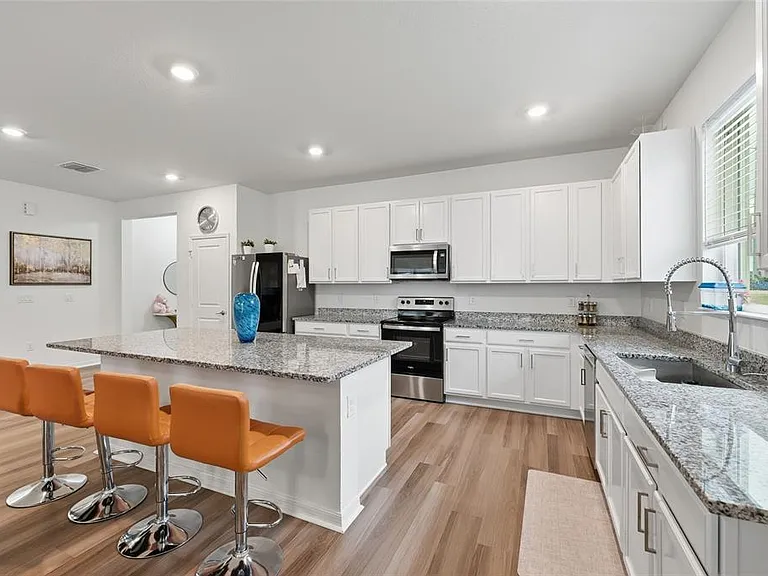 2081 Malbec Ct — Photo 9