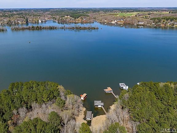 3rd image of 82 Merrymount Rd