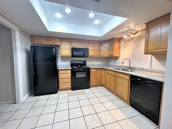5th image of 4625 W Sunnyside Ave