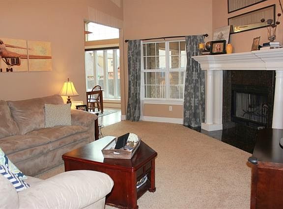 3rd image of 4425 Margaritas Way