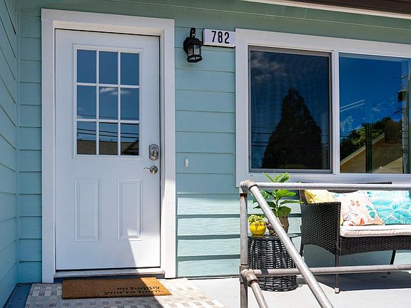 2nd image of 782 Litchfield Avenue