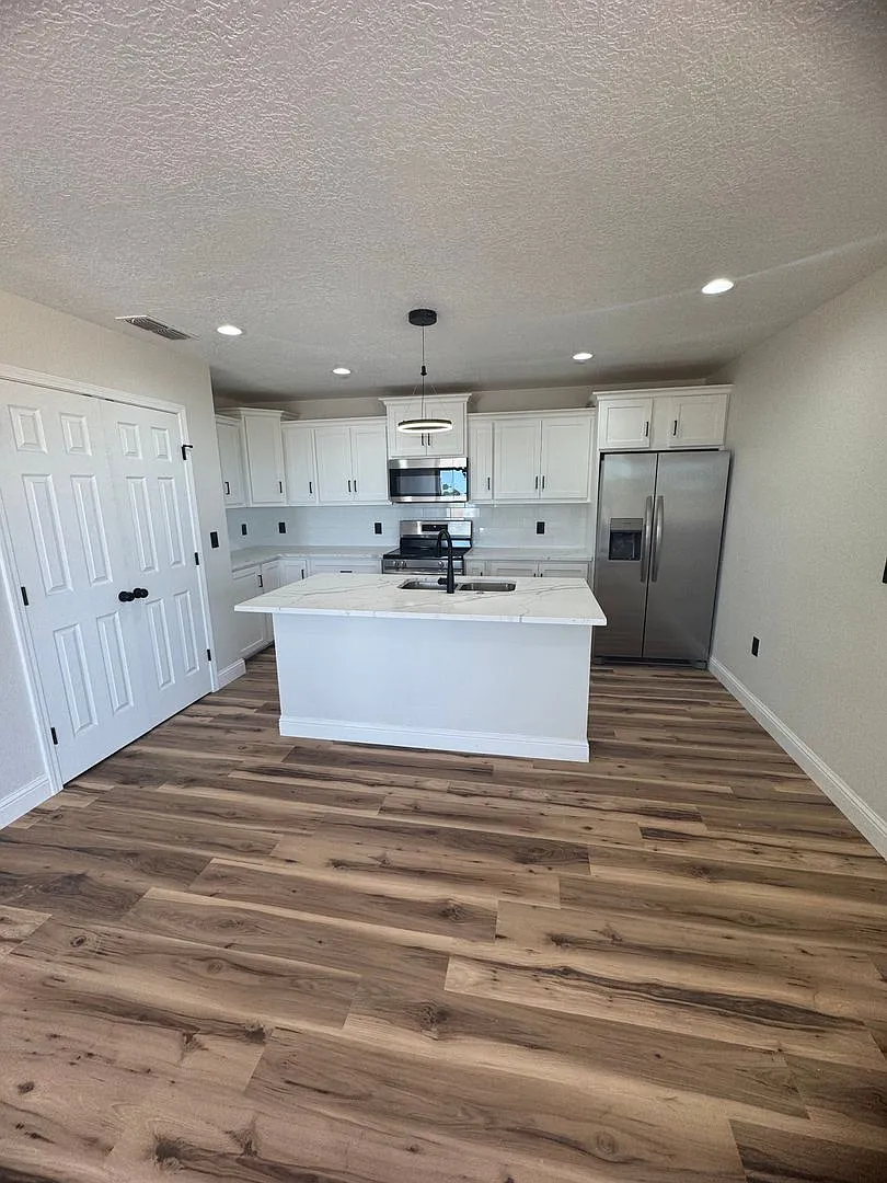 108 Chisum Dr. — Photo 3