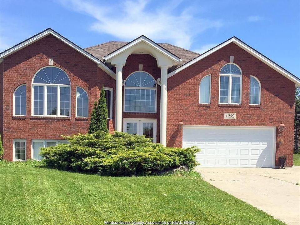 1st image of 1232 Stoneybrook Cres