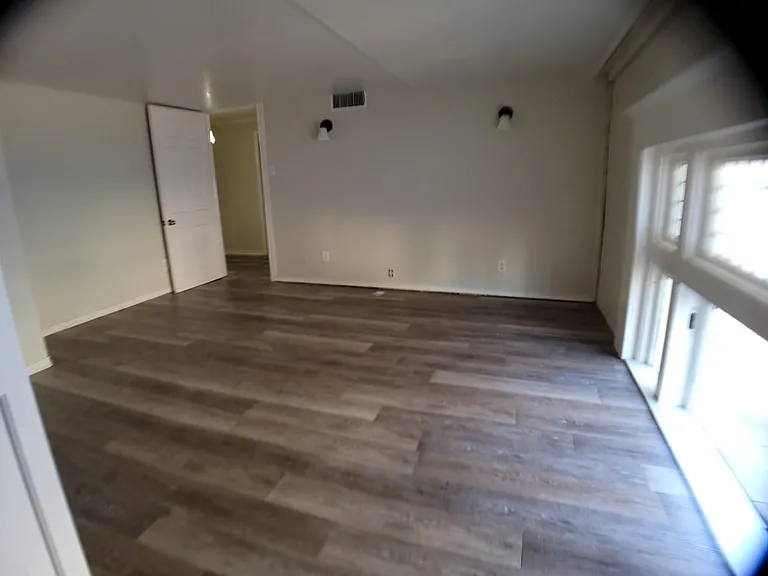 200 S Beaton St #101 — Photo 6